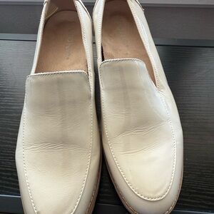 Vionic Cream Leather Loafers Slip-On Elegance Size 7.5